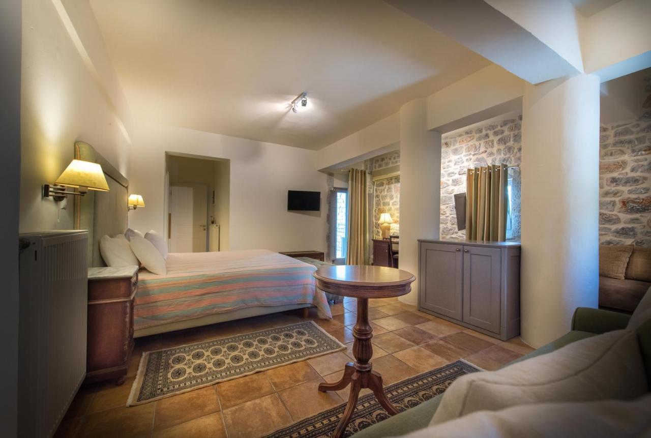 Kastro Maini Hotel Areopoli Bagian luar foto