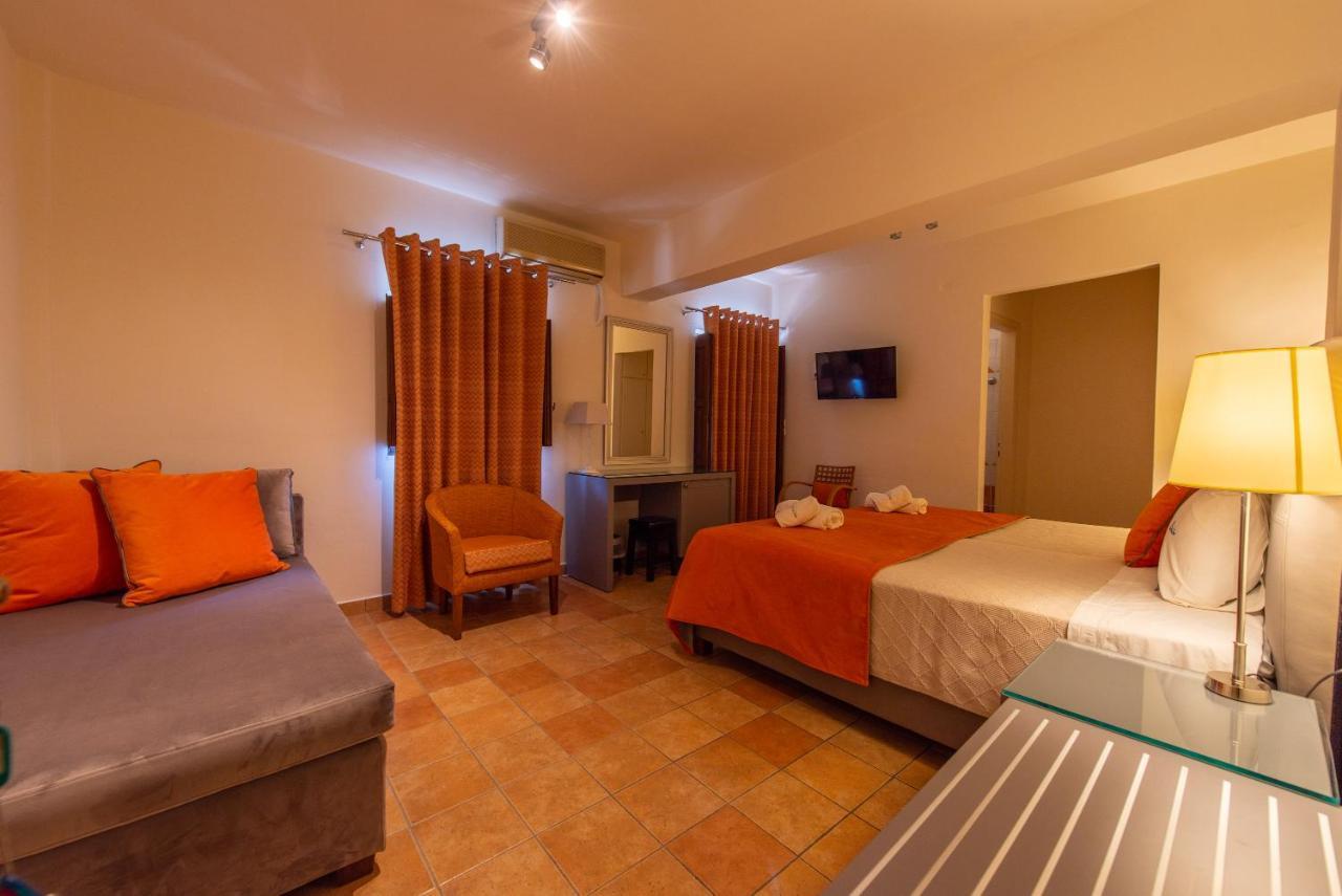 Kastro Maini Hotel Areopoli Bagian luar foto