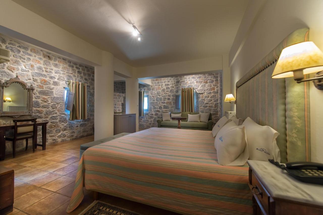 Kastro Maini Hotel Areopoli Bagian luar foto