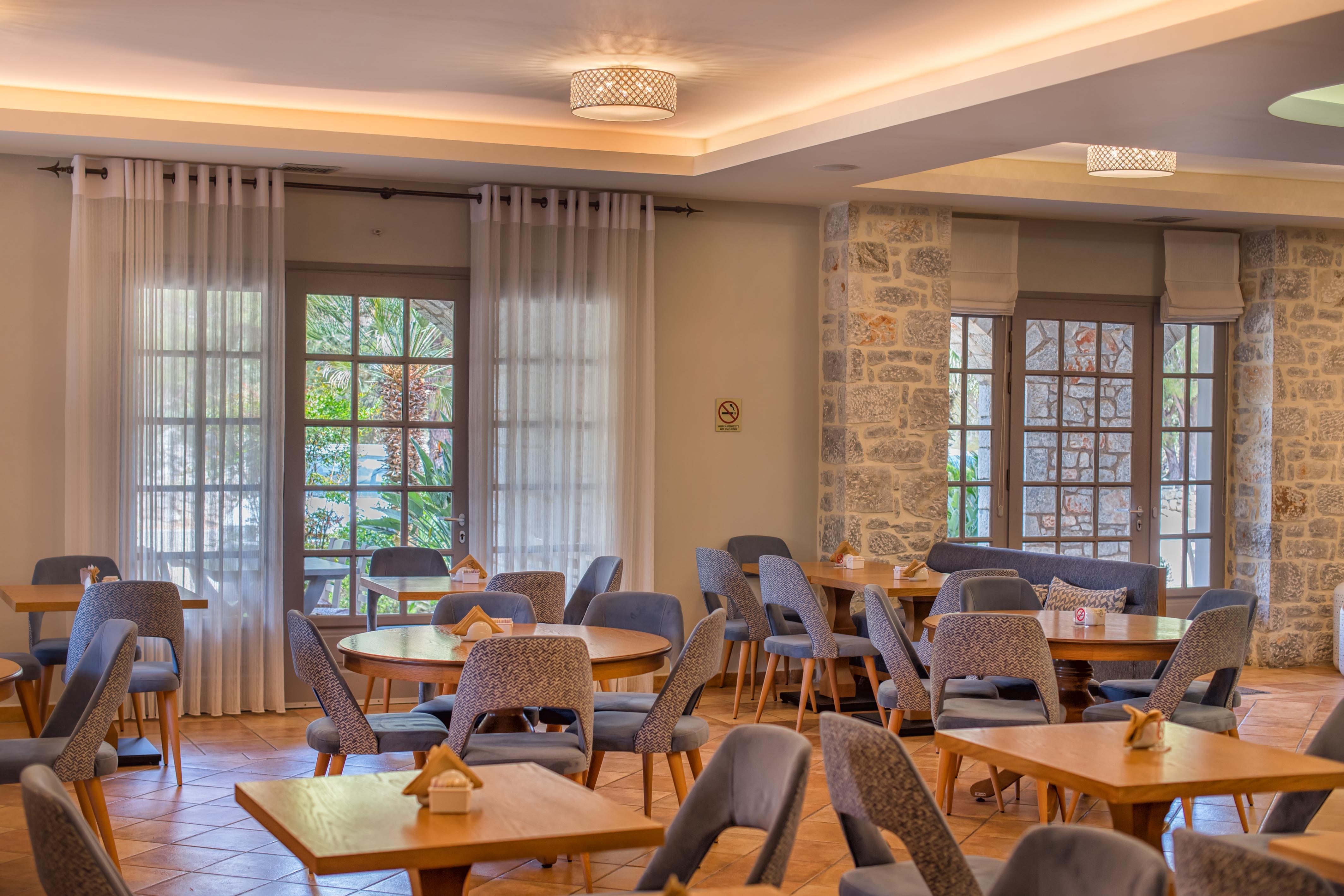 Kastro Maini Hotel Areopoli Bagian luar foto