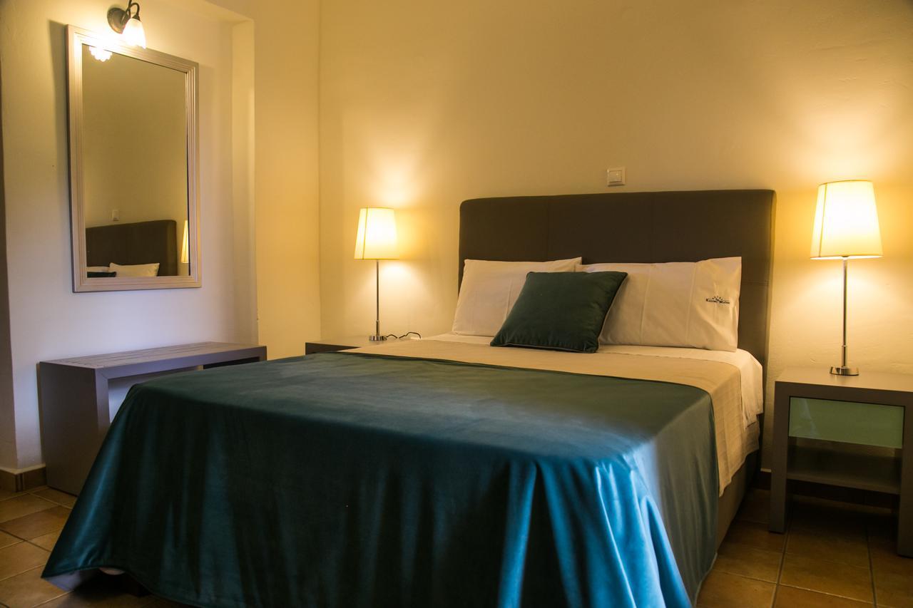 Kastro Maini Hotel Areopoli Bagian luar foto