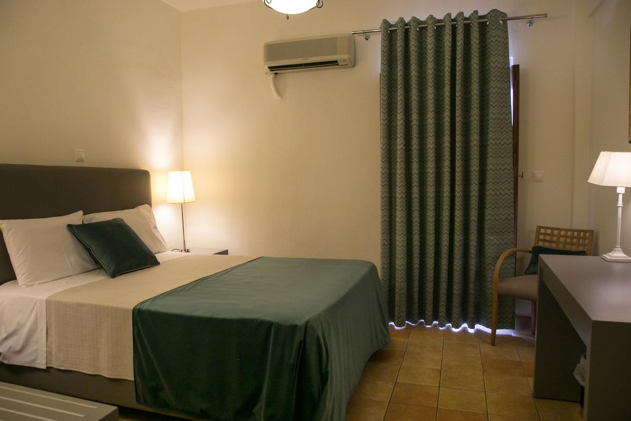 Kastro Maini Hotel Areopoli Bagian luar foto