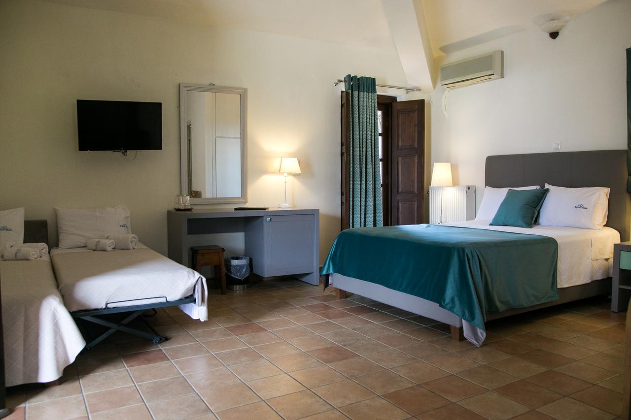 Kastro Maini Hotel Areopoli Bagian luar foto