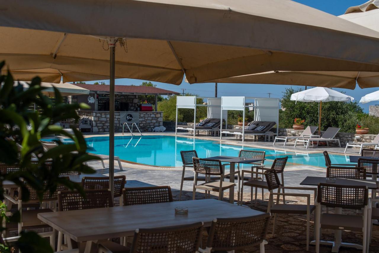 Kastro Maini Hotel Areopoli Bagian luar foto