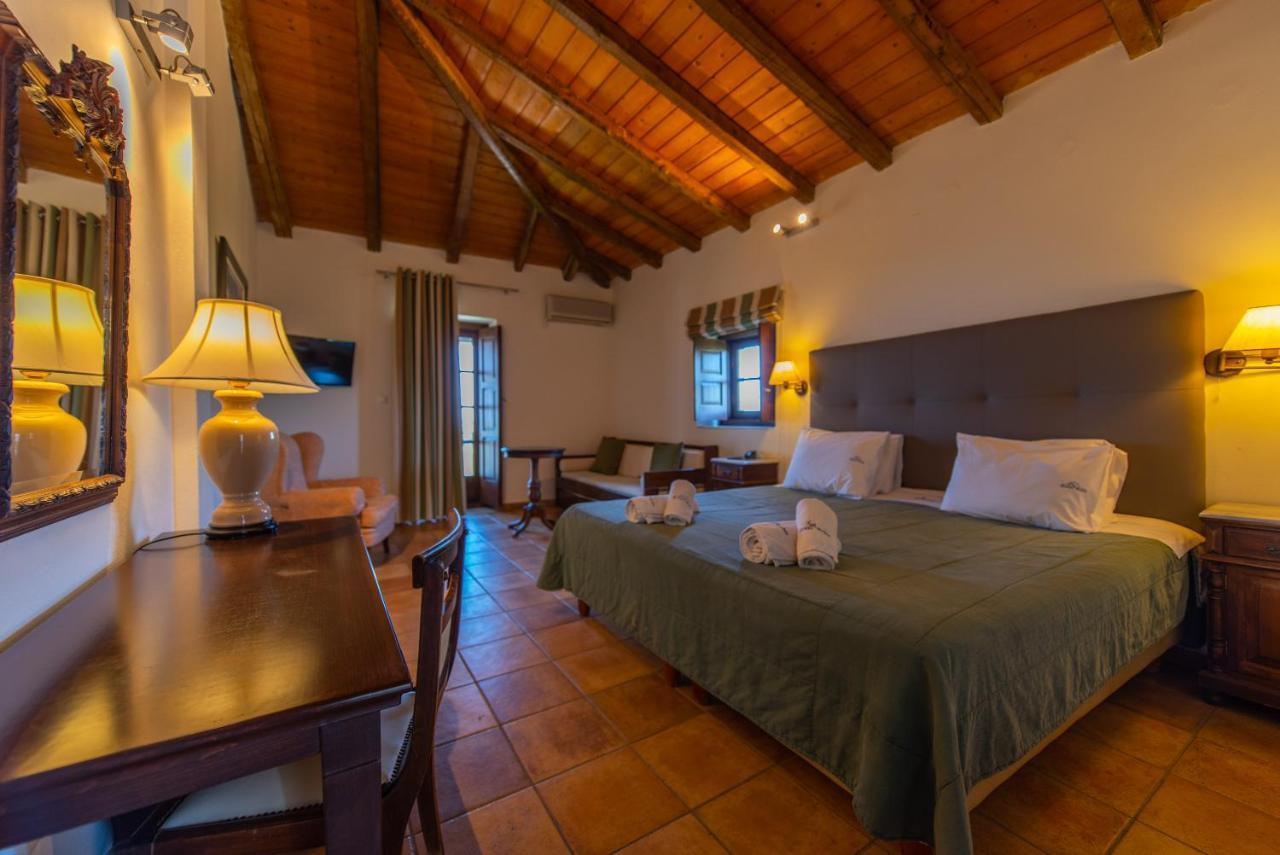Kastro Maini Hotel Areopoli Bagian luar foto